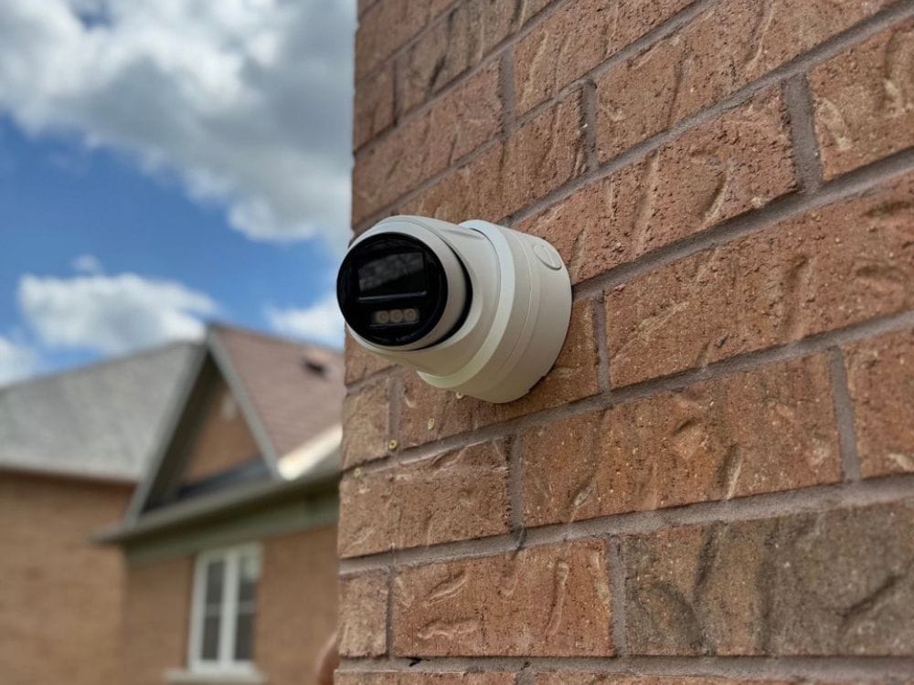 wired vs wireless security cameras Vaughan